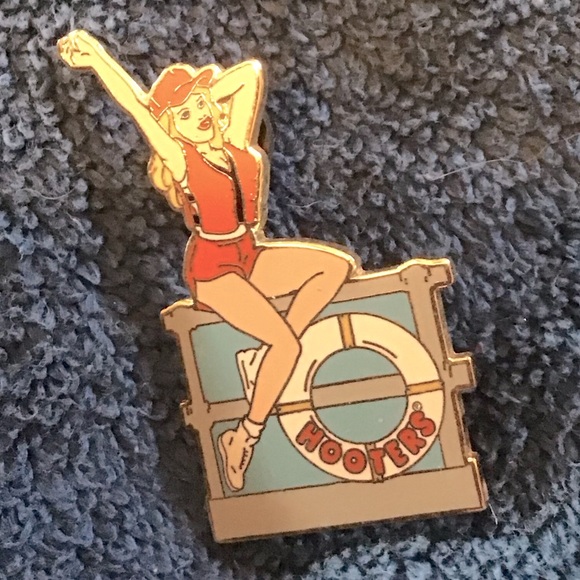 Hooters girl lifeguard pin RARE DISCONTINUED - Picture 1 of 1